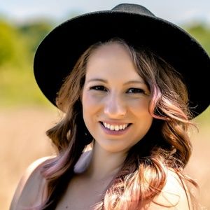 Meet your Posher, Abbey